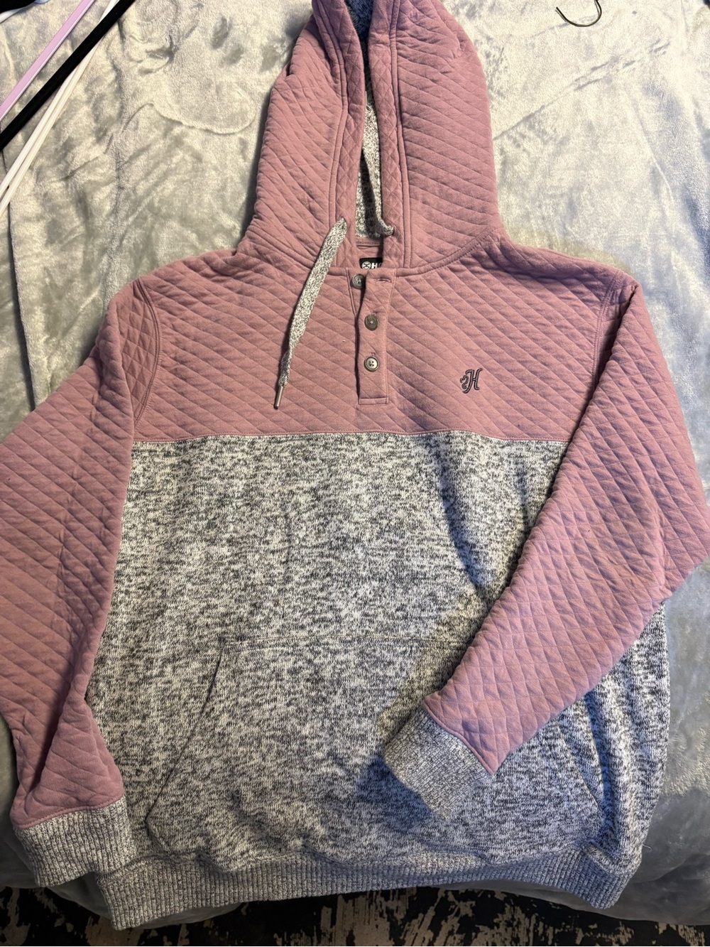 Hooey Quilted Hooded Pullover in Dusty Rose and Heather Gray